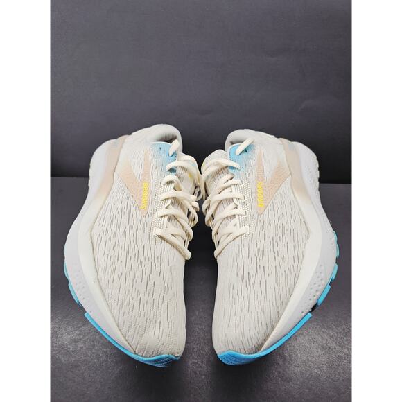 Brooks Men 8.5 Comfy footwear - Picture 9 of 11